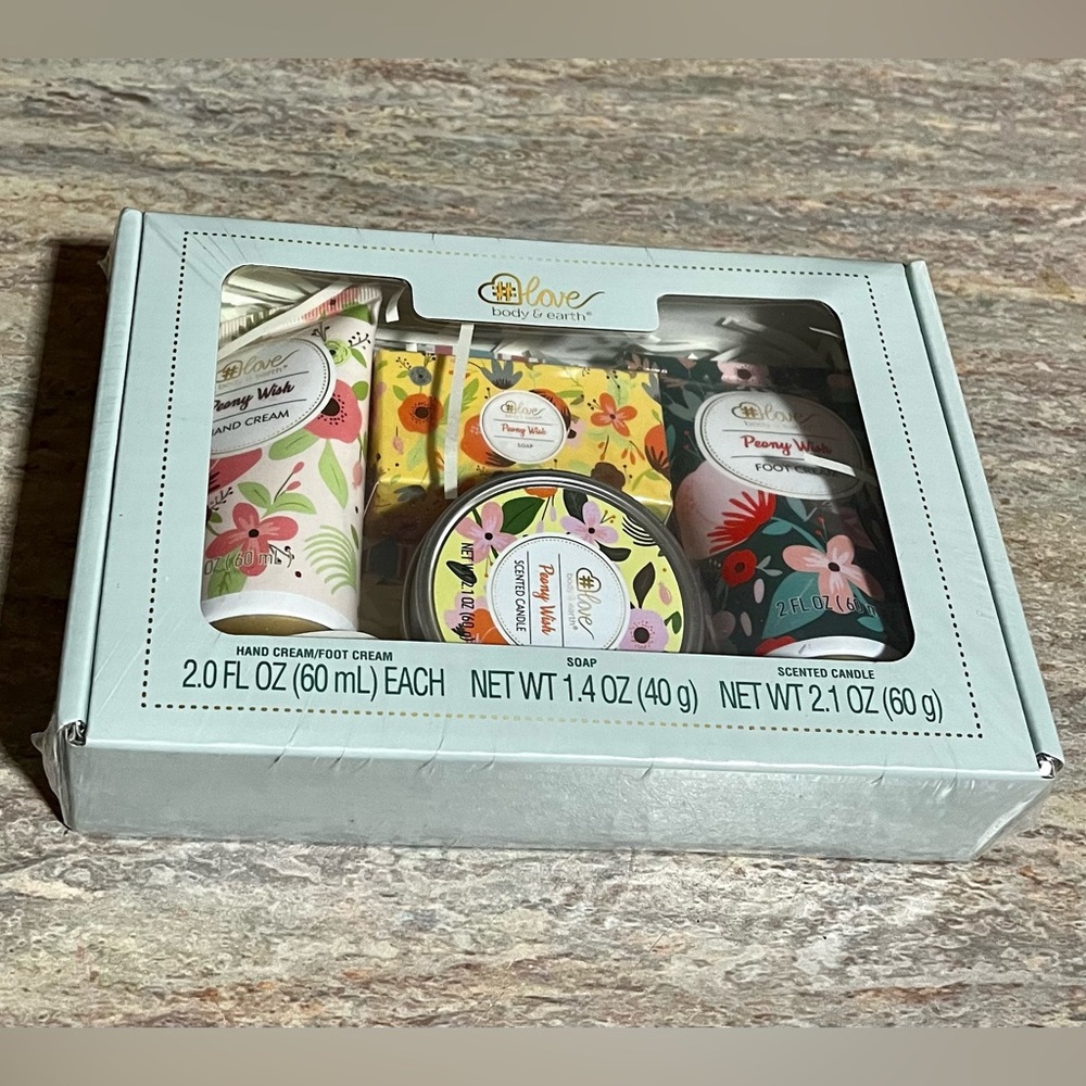 New love by Body & Earth Peony Wish Bath & Body Gift Set